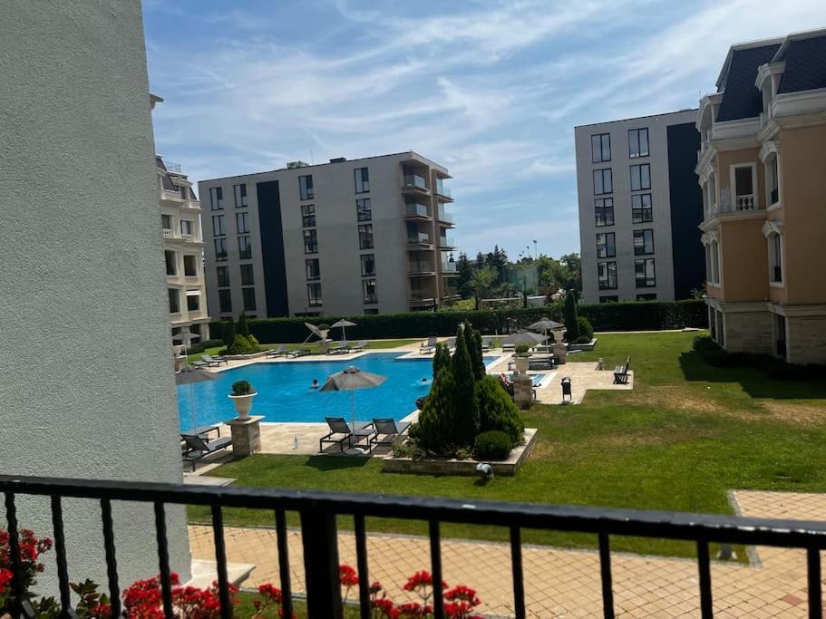 Apartment Rosie's Cozy Bright Summer Paradise Saints Constantine and Helena